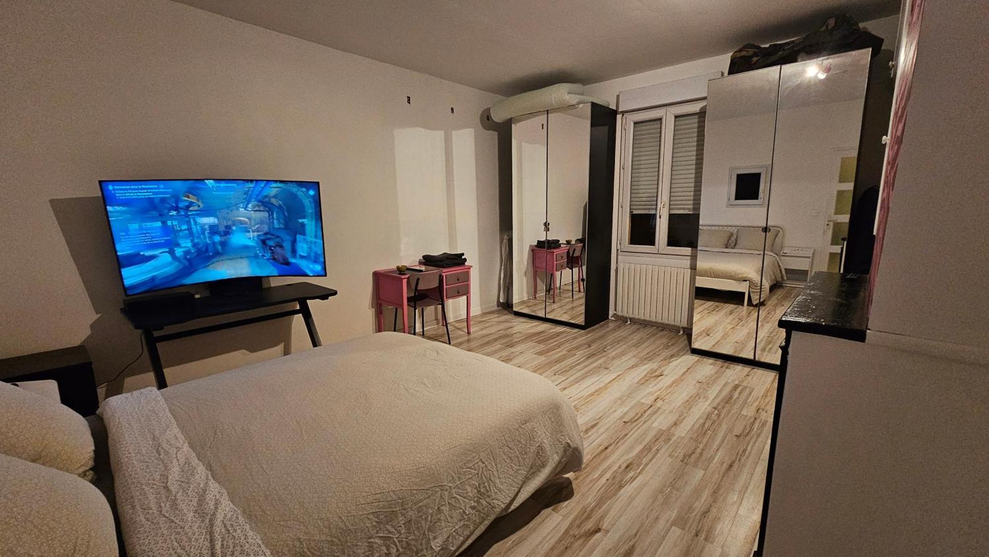 Bed To Rent - Maison Calme Avec Jacuzzi Sous Supplement Burdeos Exterior foto