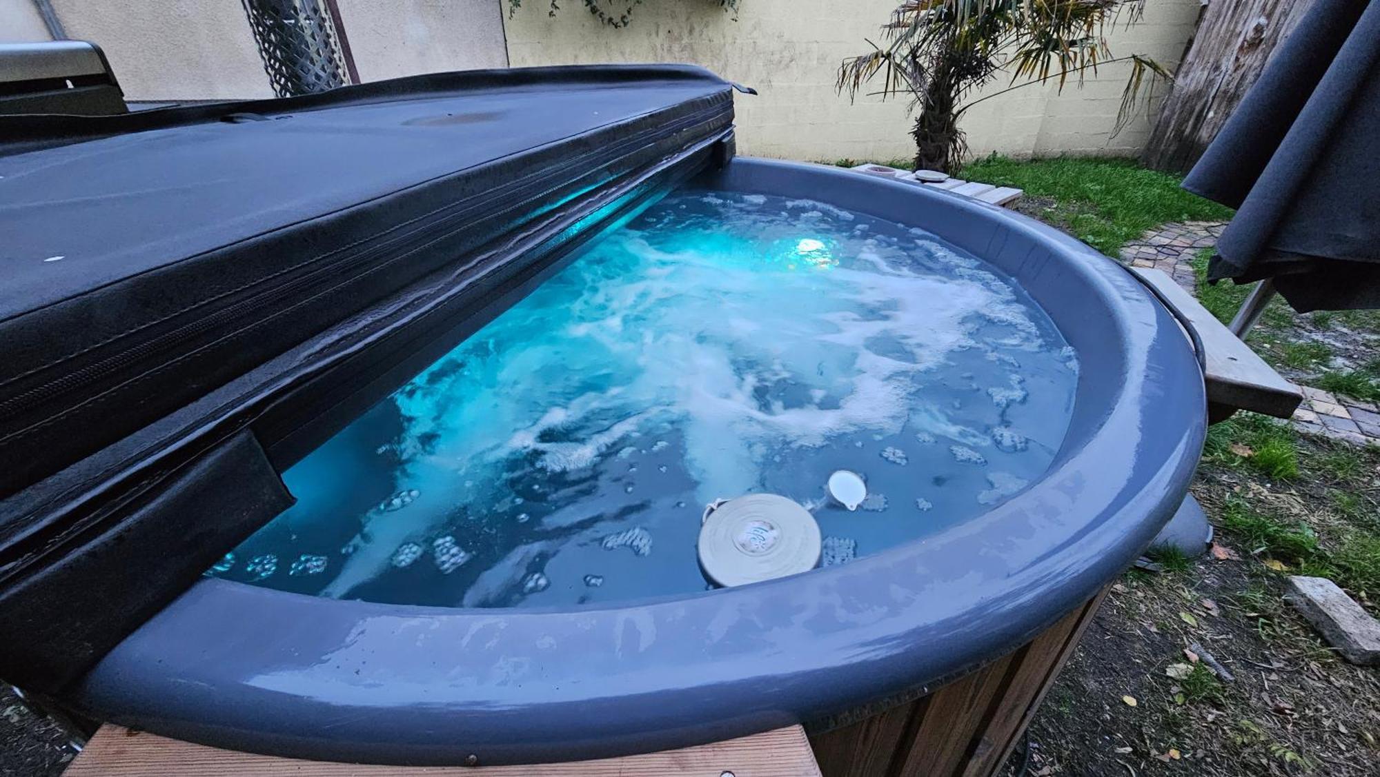 Bed To Rent - Maison Calme Avec Jacuzzi Sous Supplement Burdeos Exterior foto