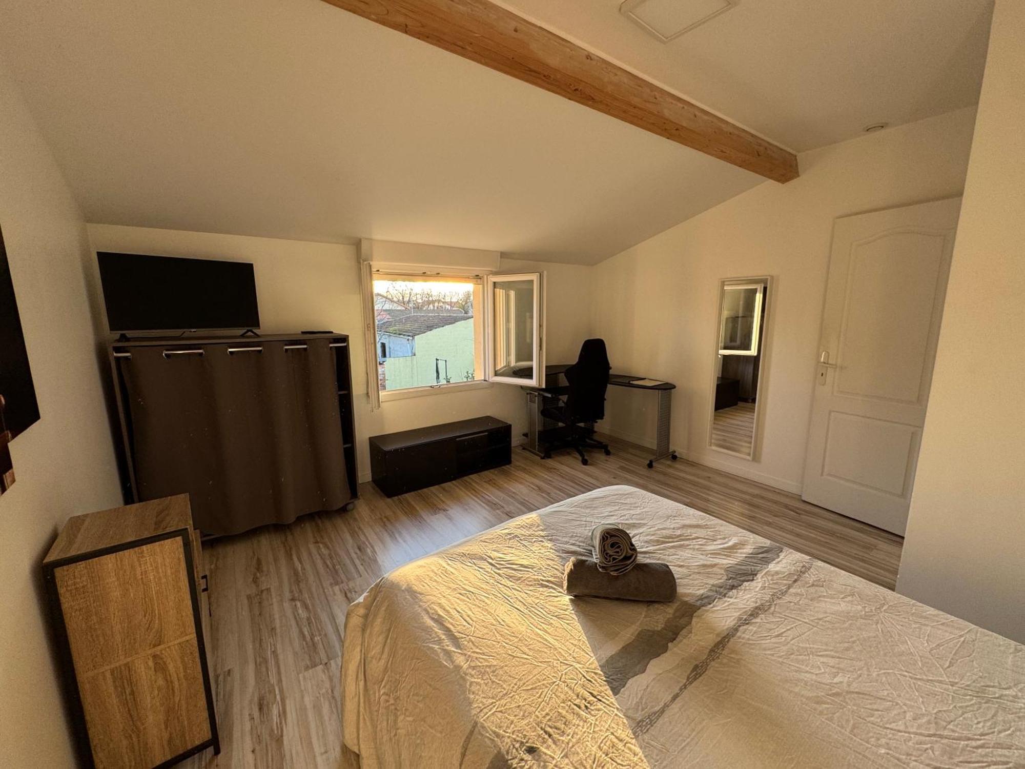 Bed To Rent - Maison Calme Avec Jacuzzi Sous Supplement Burdeos Exterior foto